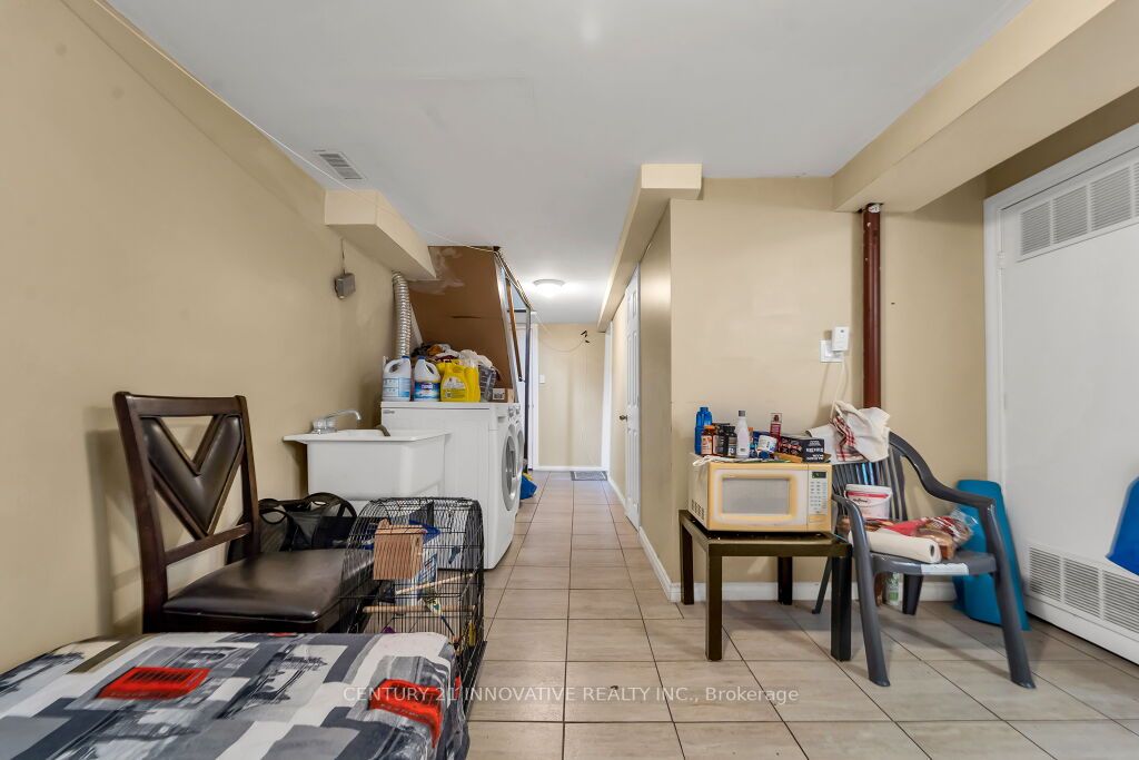 80 Coxworth Cres