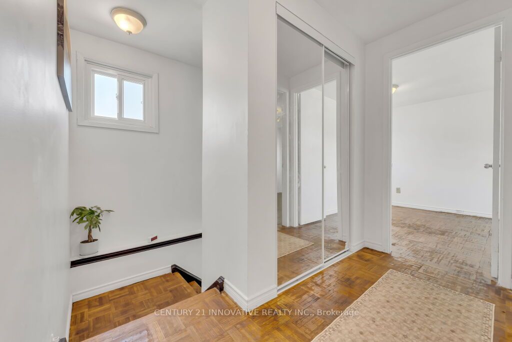 80 Coxworth Cres