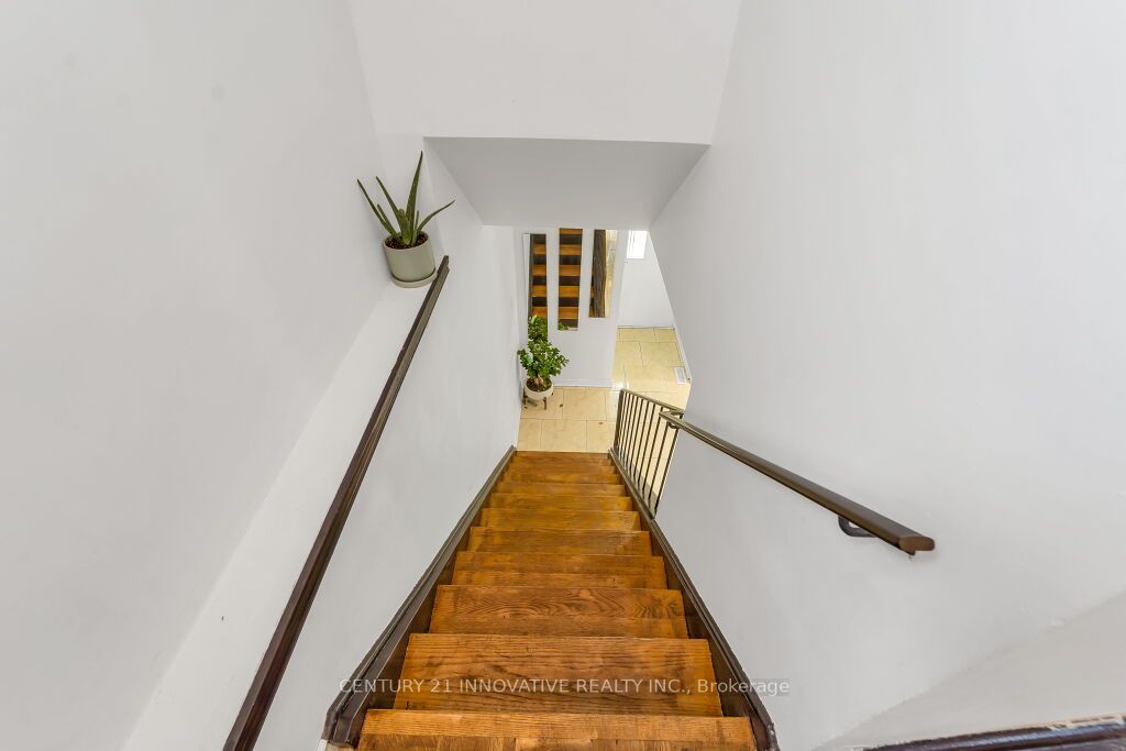 80 Coxworth Cres