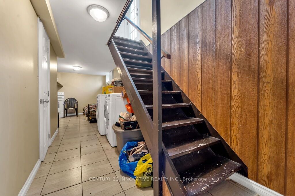 80 Coxworth Cres