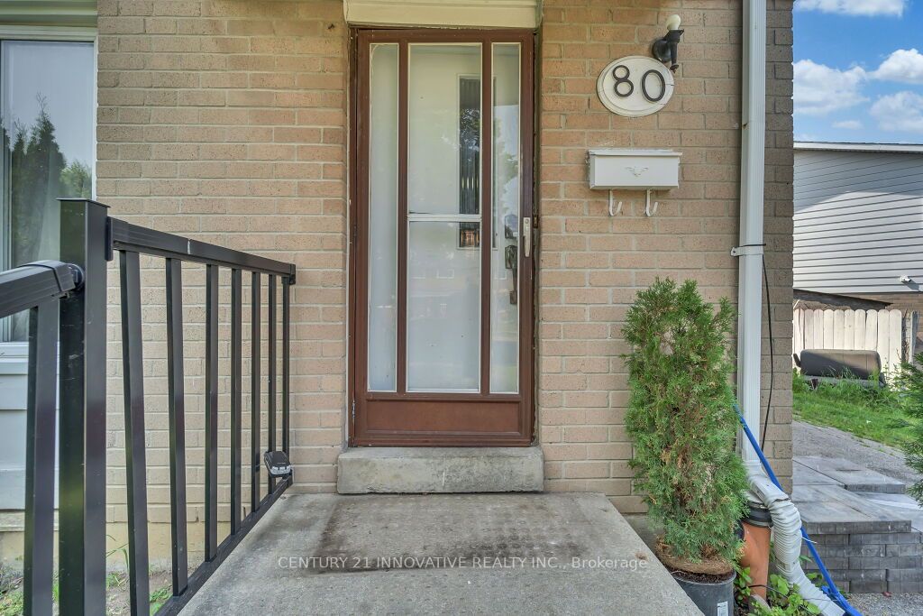 80 Coxworth Cres