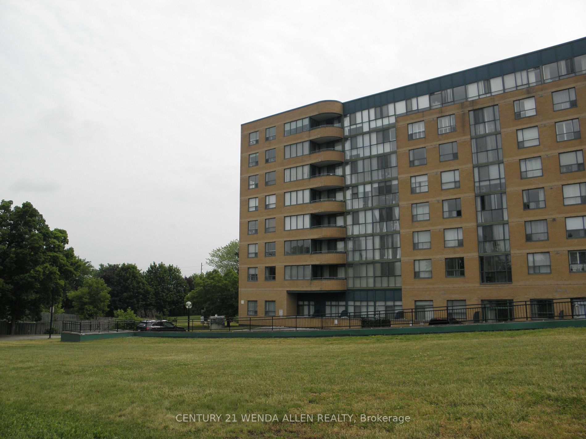 1665 Pickering Pkwy, #607