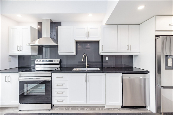 38 Lee Centre Dr, Toronto