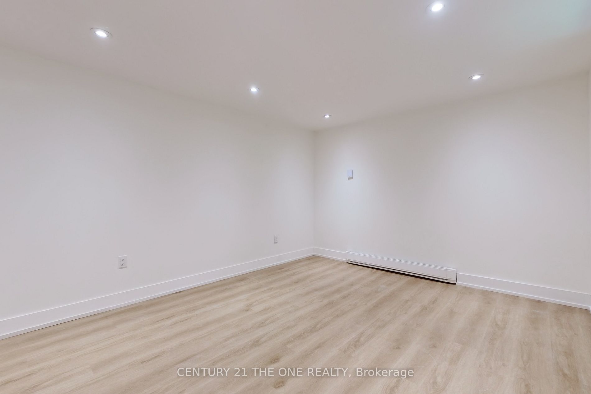 647 Capilano Crescent