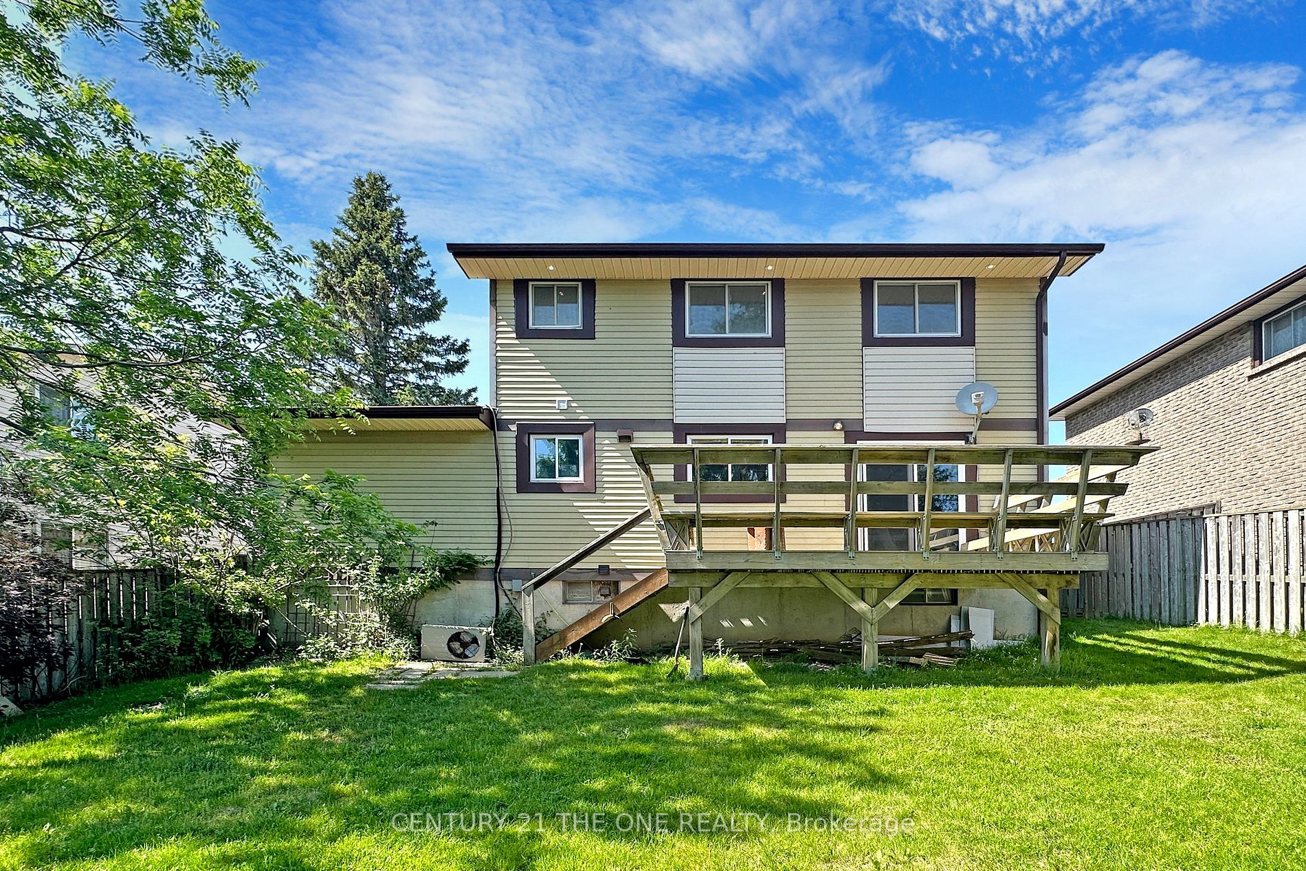 647 Capilano Crescent