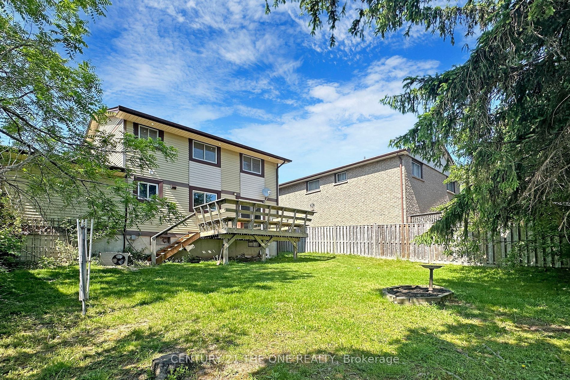 647 Capilano Crescent