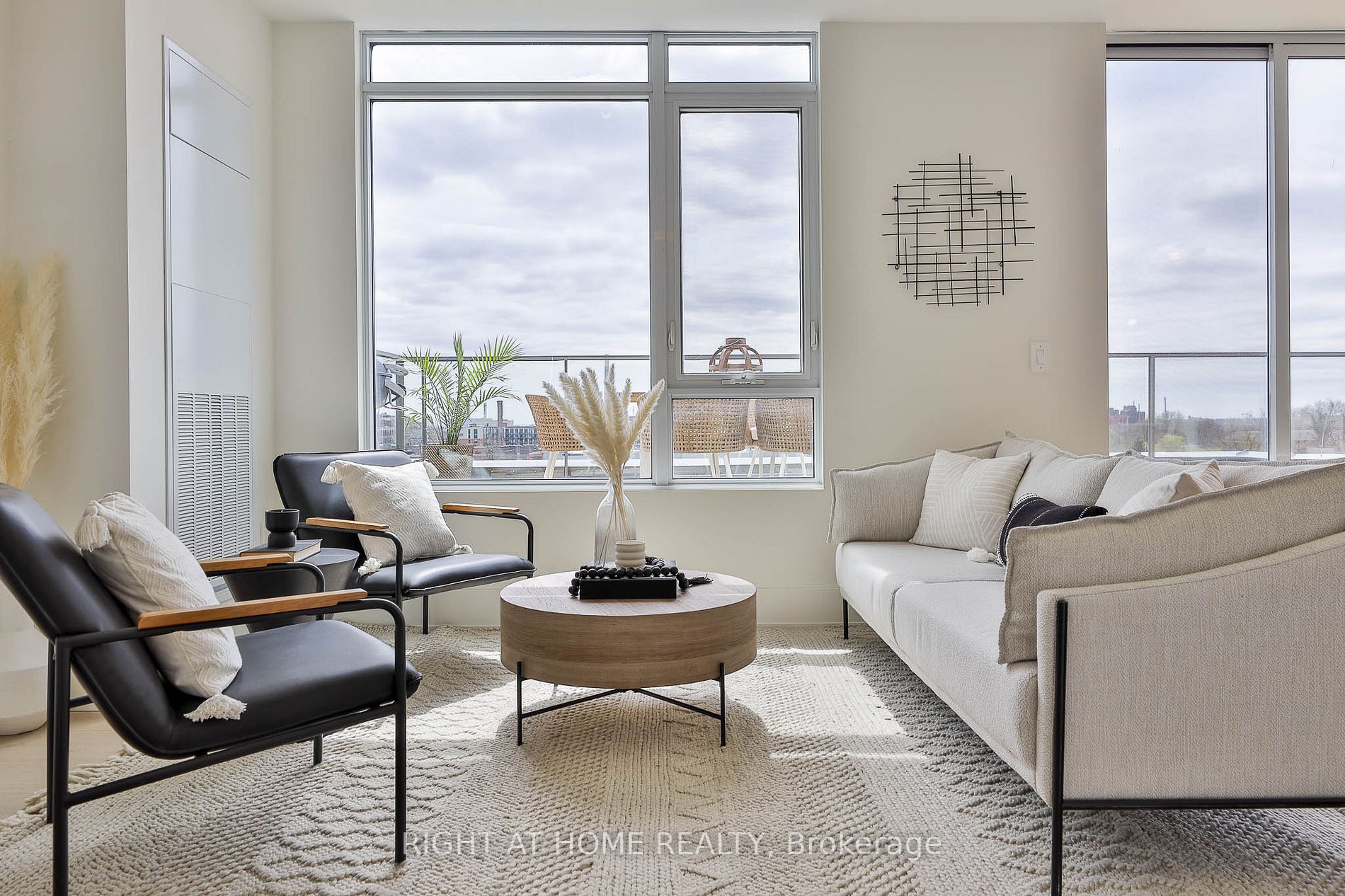 495 Logan Ave, #Ph 4