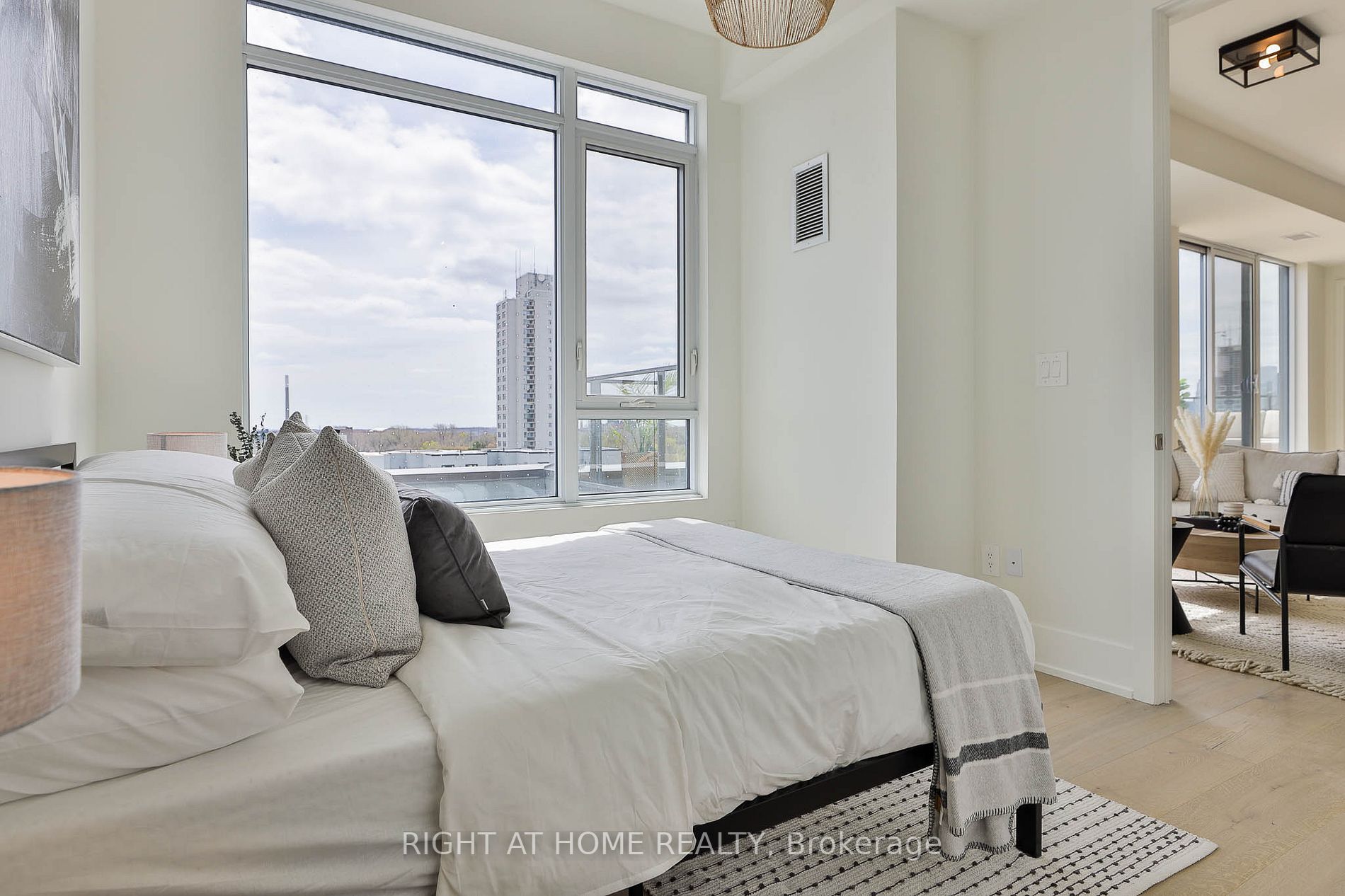 495 Logan Ave, #Ph 4