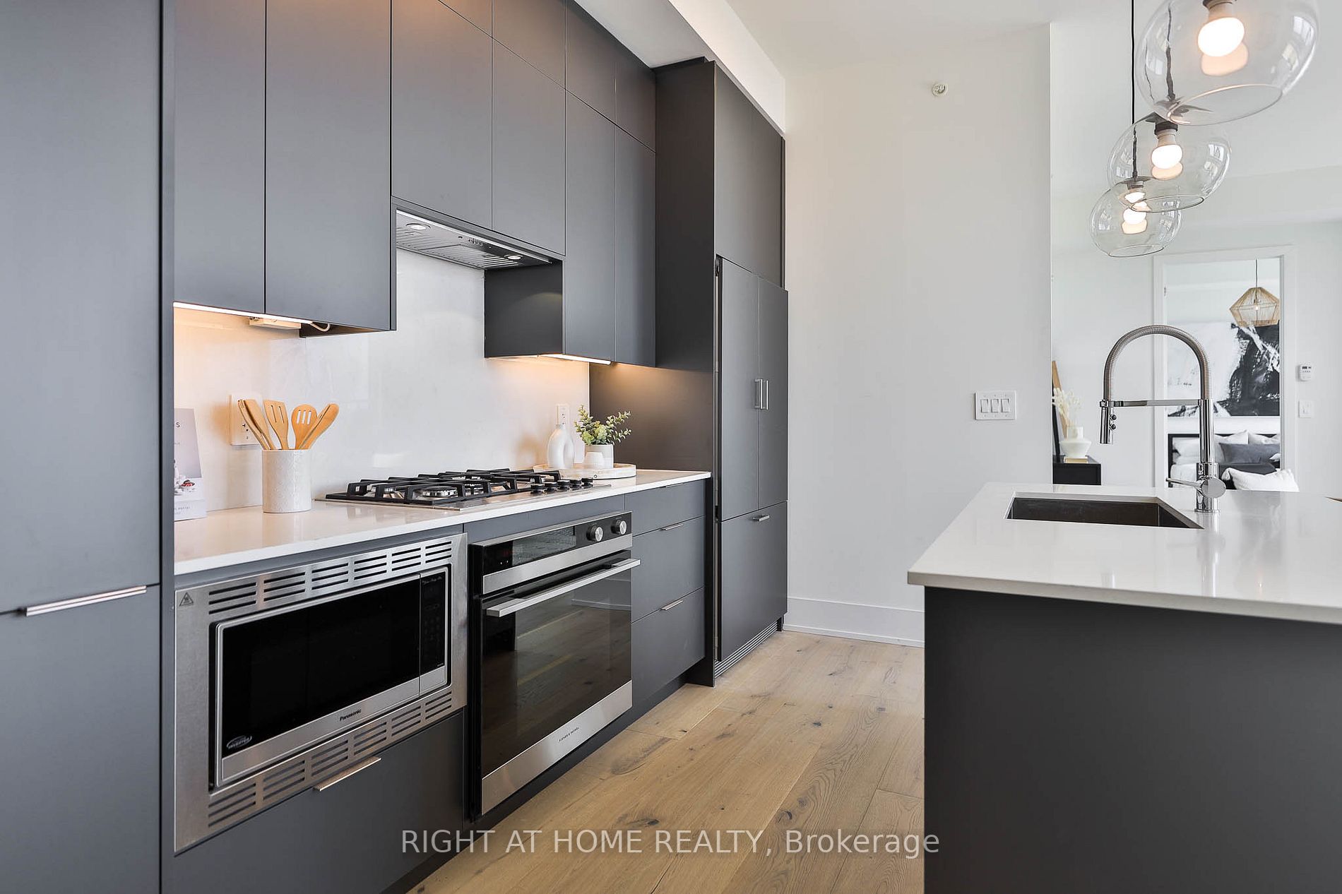 495 Logan Ave, #Ph 4