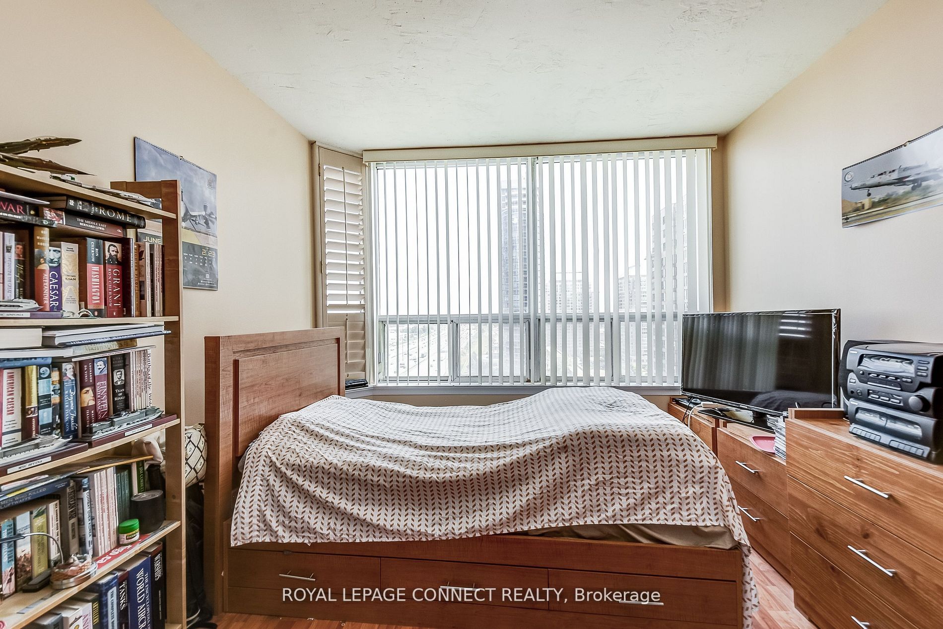 88 Corporate Dr, #1617