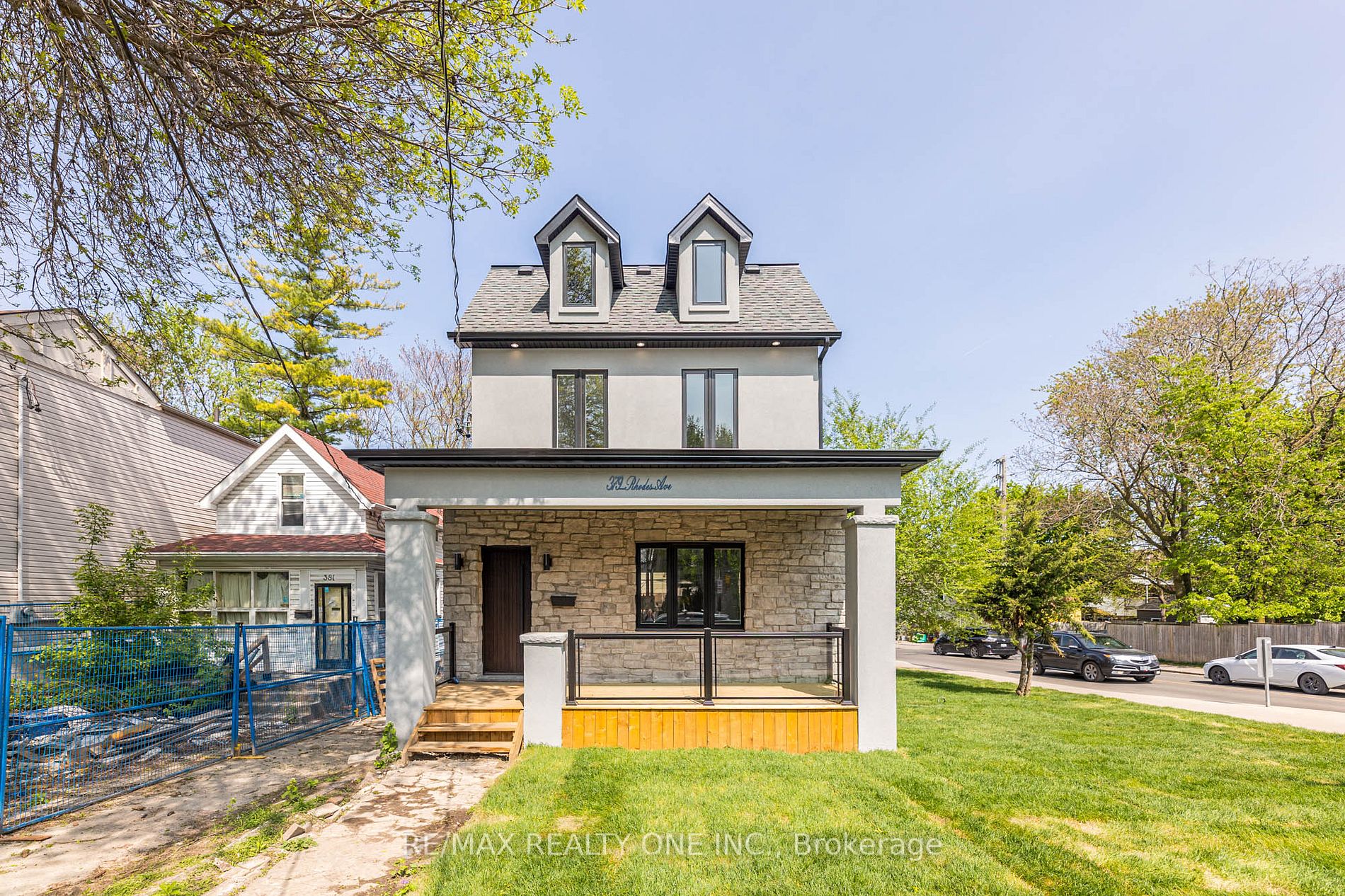 379 Rhodes Ave