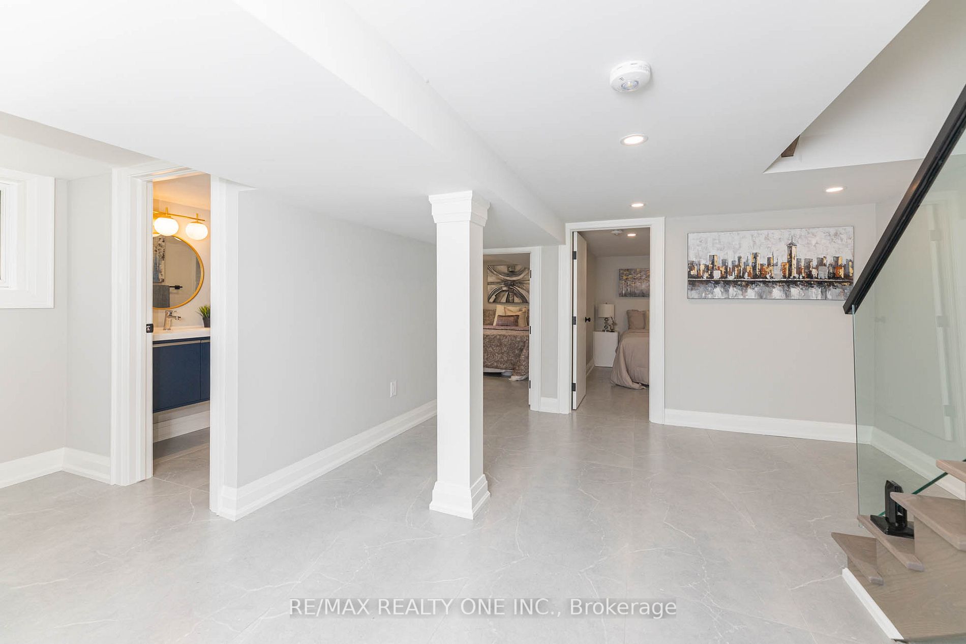 379 Rhodes Ave