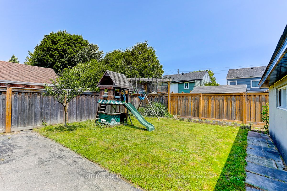 289 James Street W