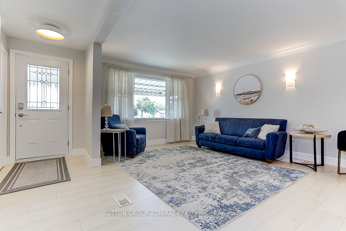 289 James Street W