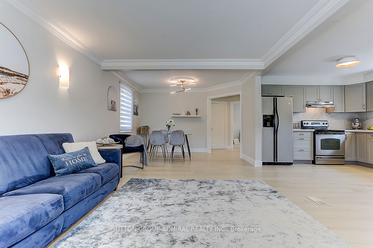 289 James Street W