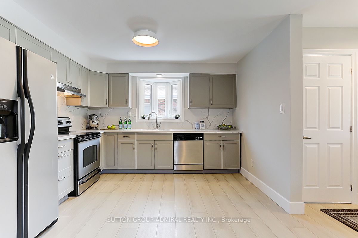 289 James Street W