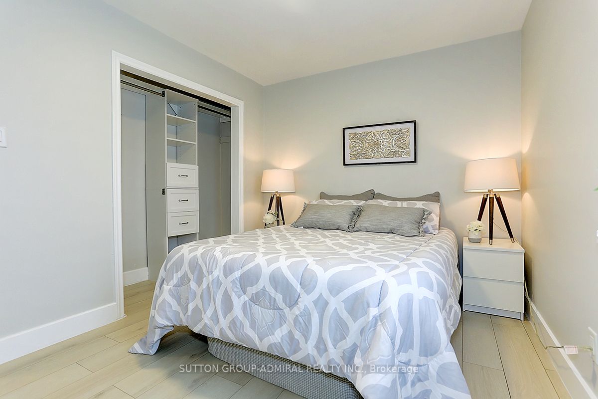 289 James Street W
