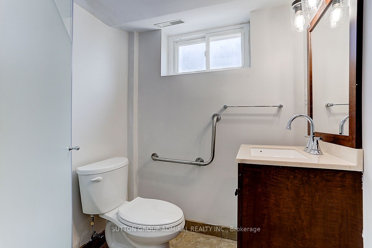 289 James Street W