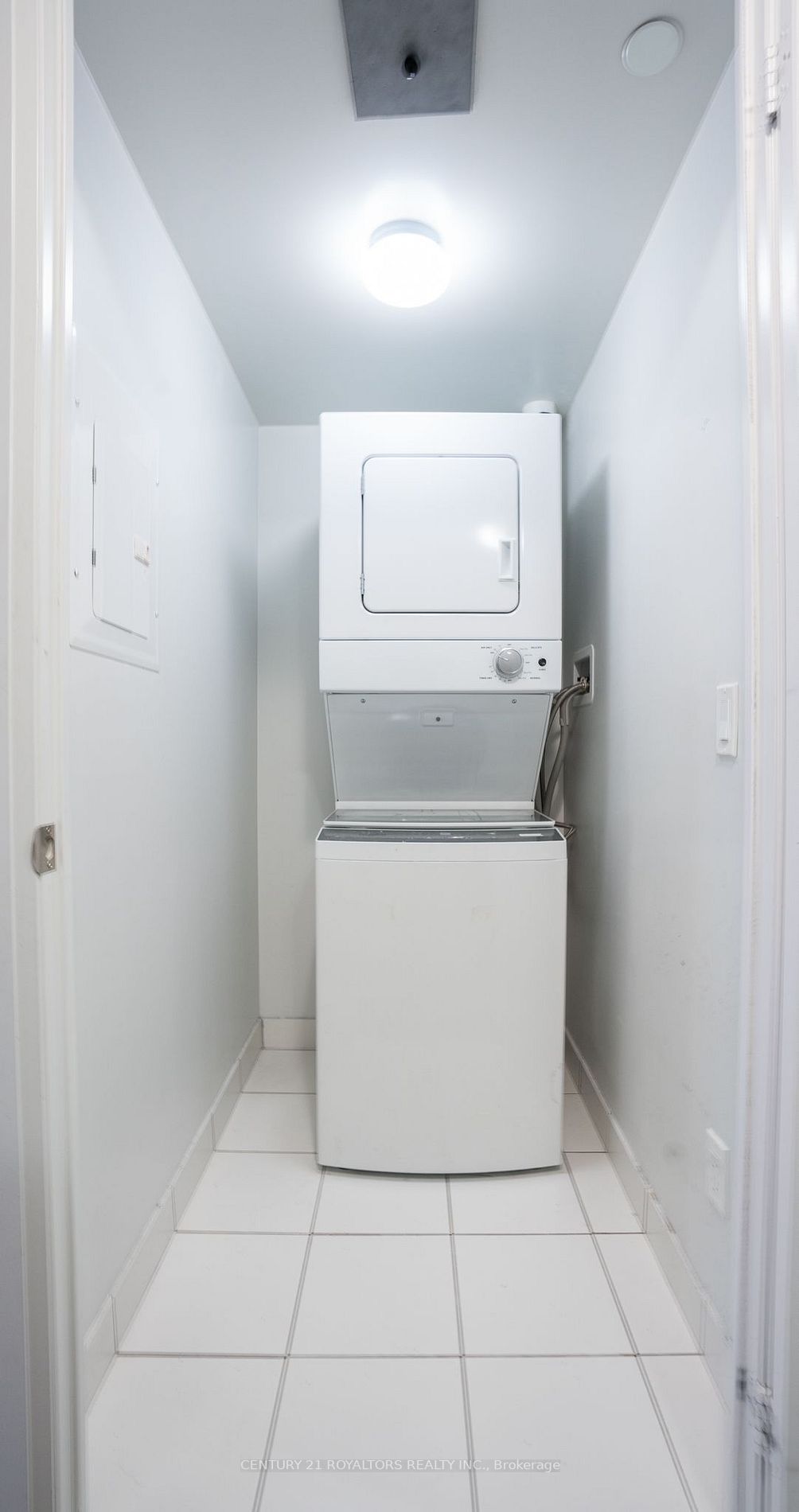 30 Meadowglen Pl, #1409