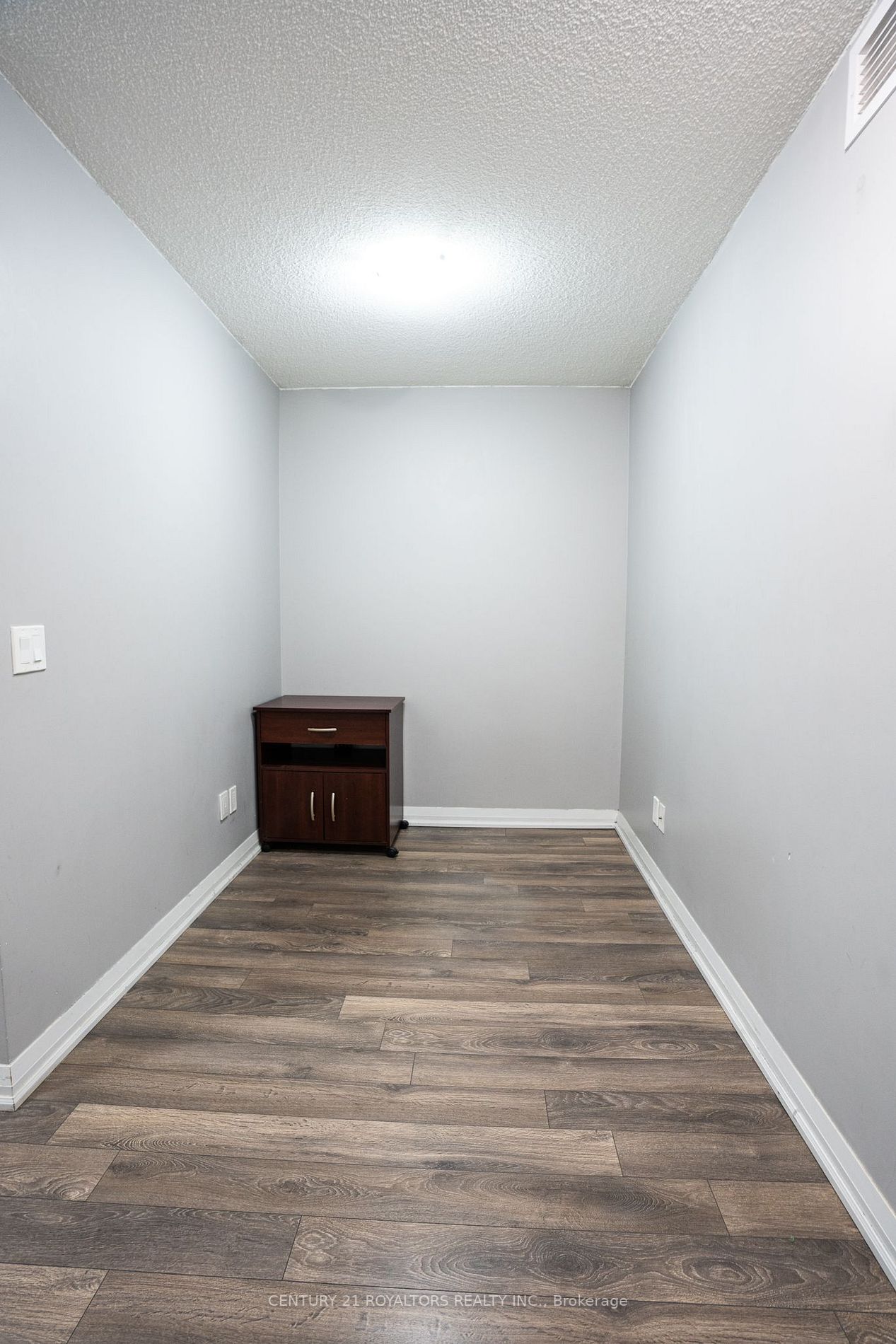 30 Meadowglen Pl, #1409