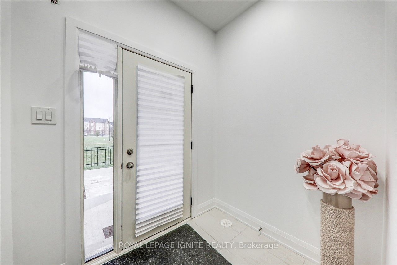 53 King George Way
