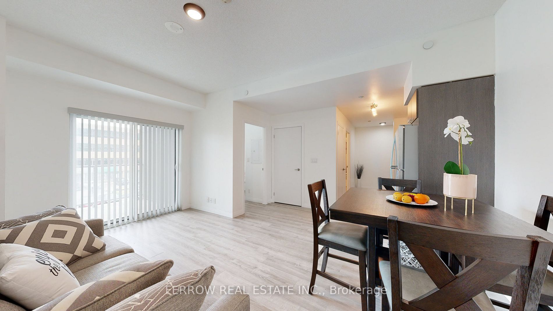 2150 Lawrence Ave E, #204