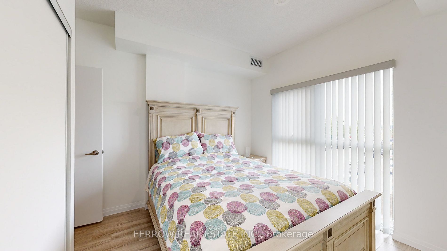 2150 Lawrence Ave E, #204