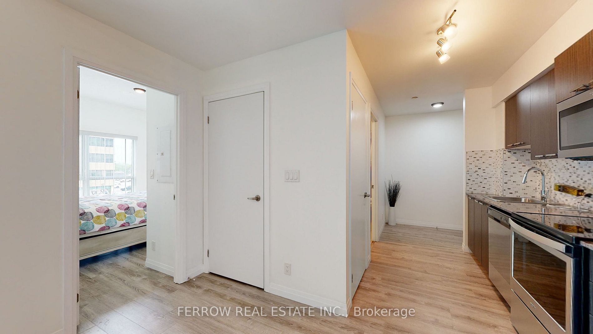 2150 Lawrence Ave E, #204