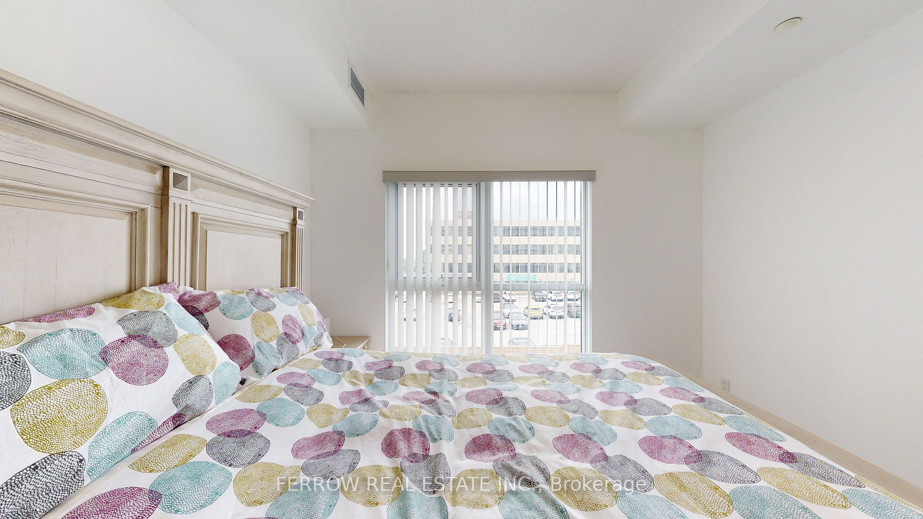 2150 Lawrence Ave E, #204