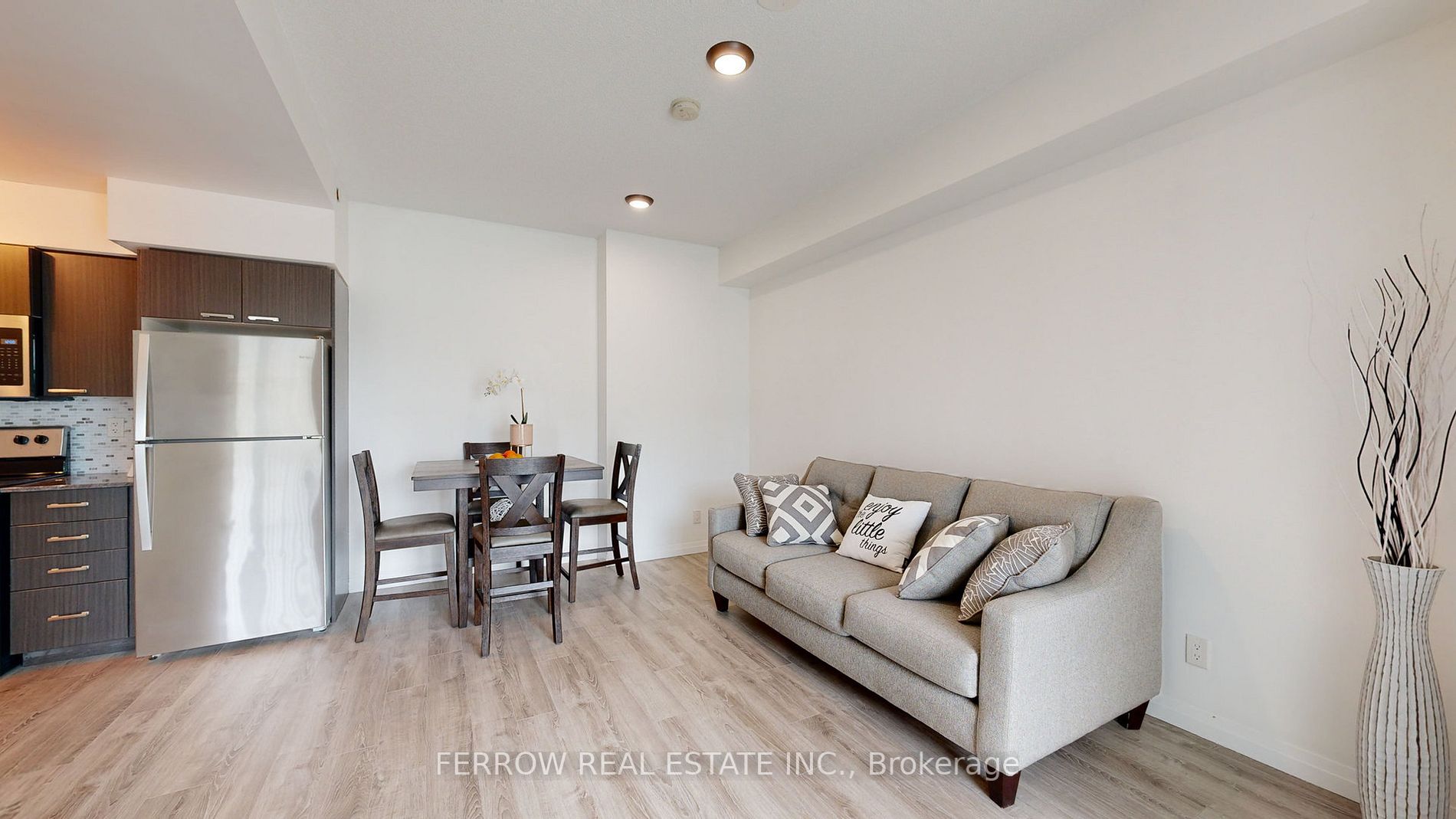2150 Lawrence Ave E, #204