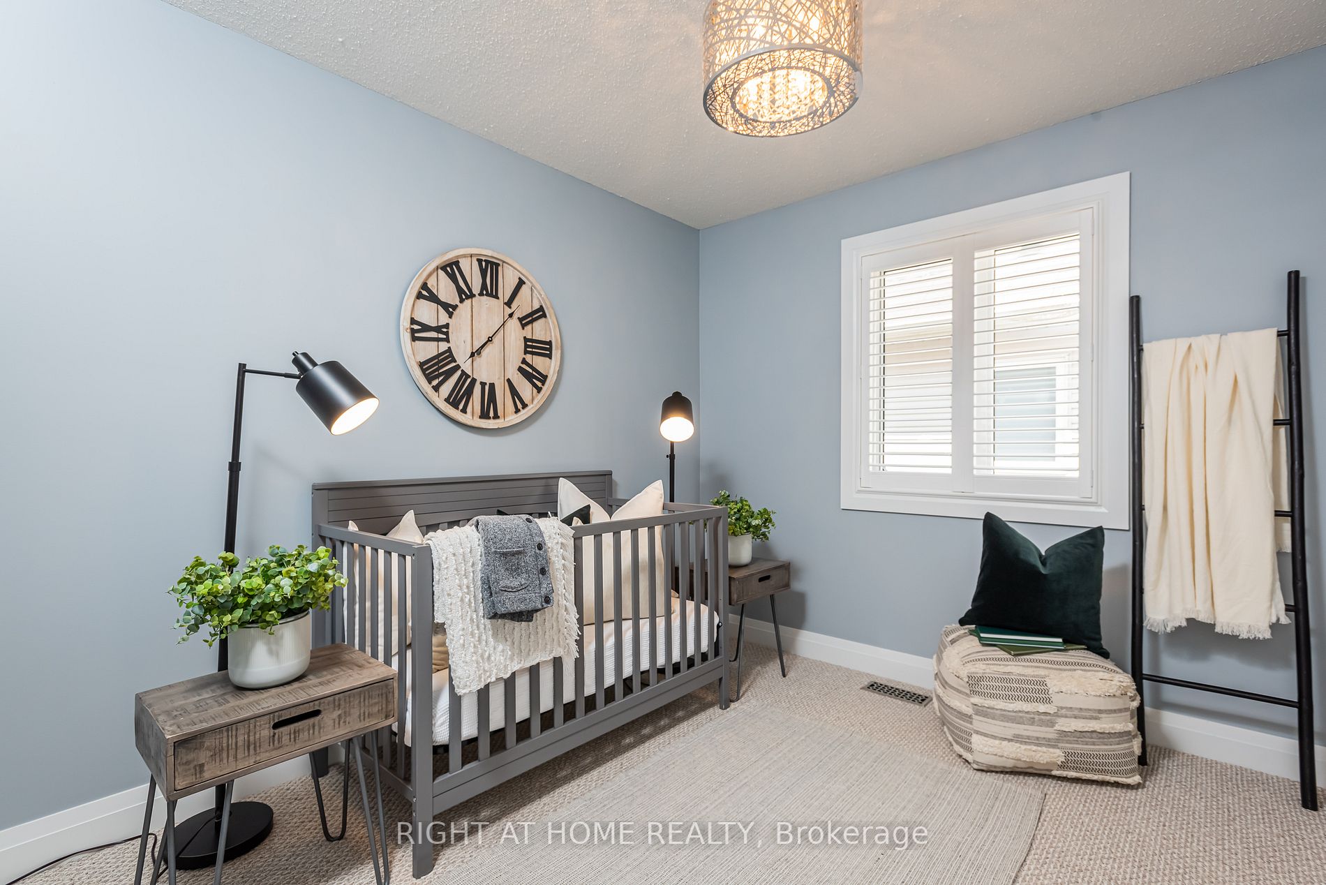 32 Mccourt Dr