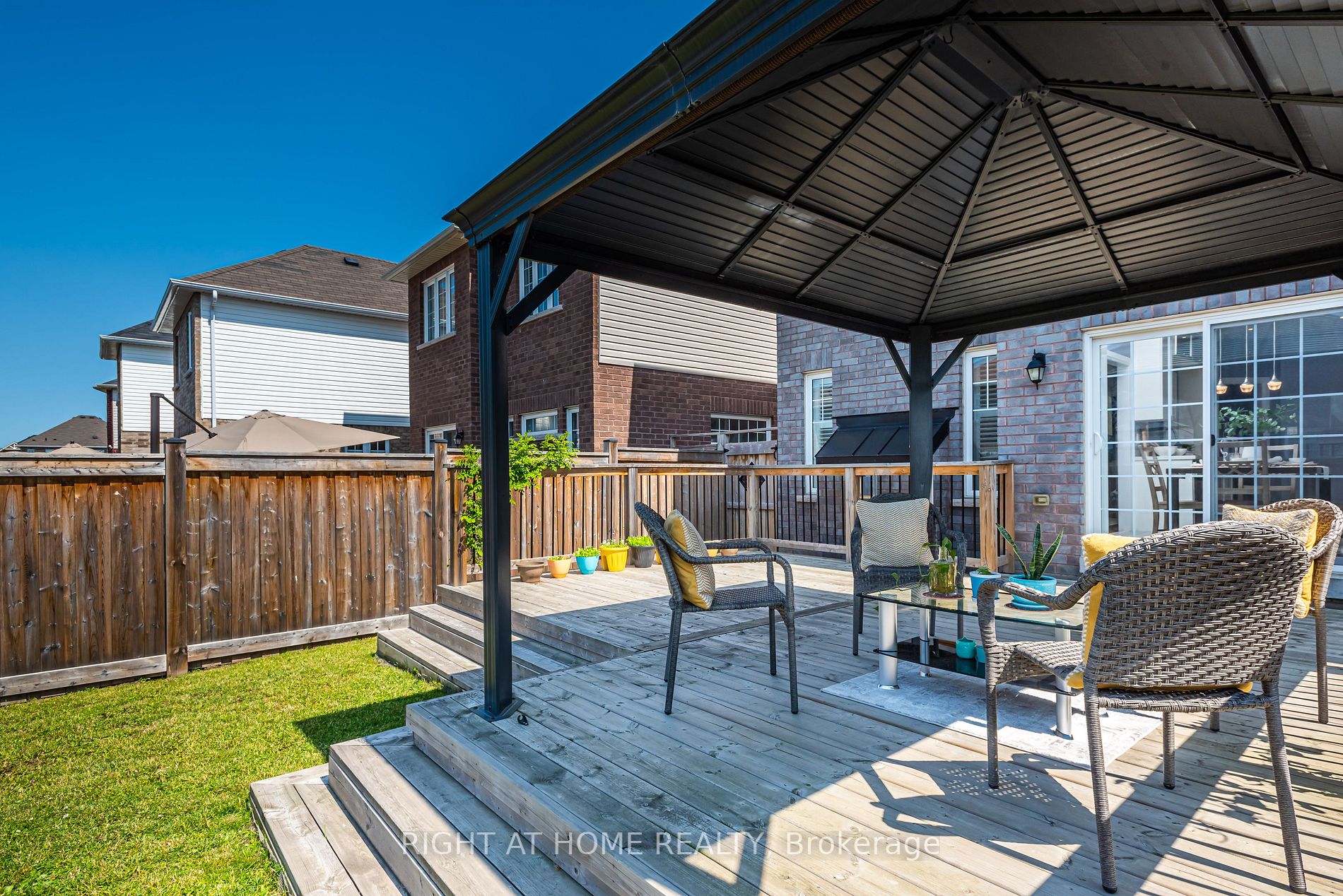 32 Mccourt Dr