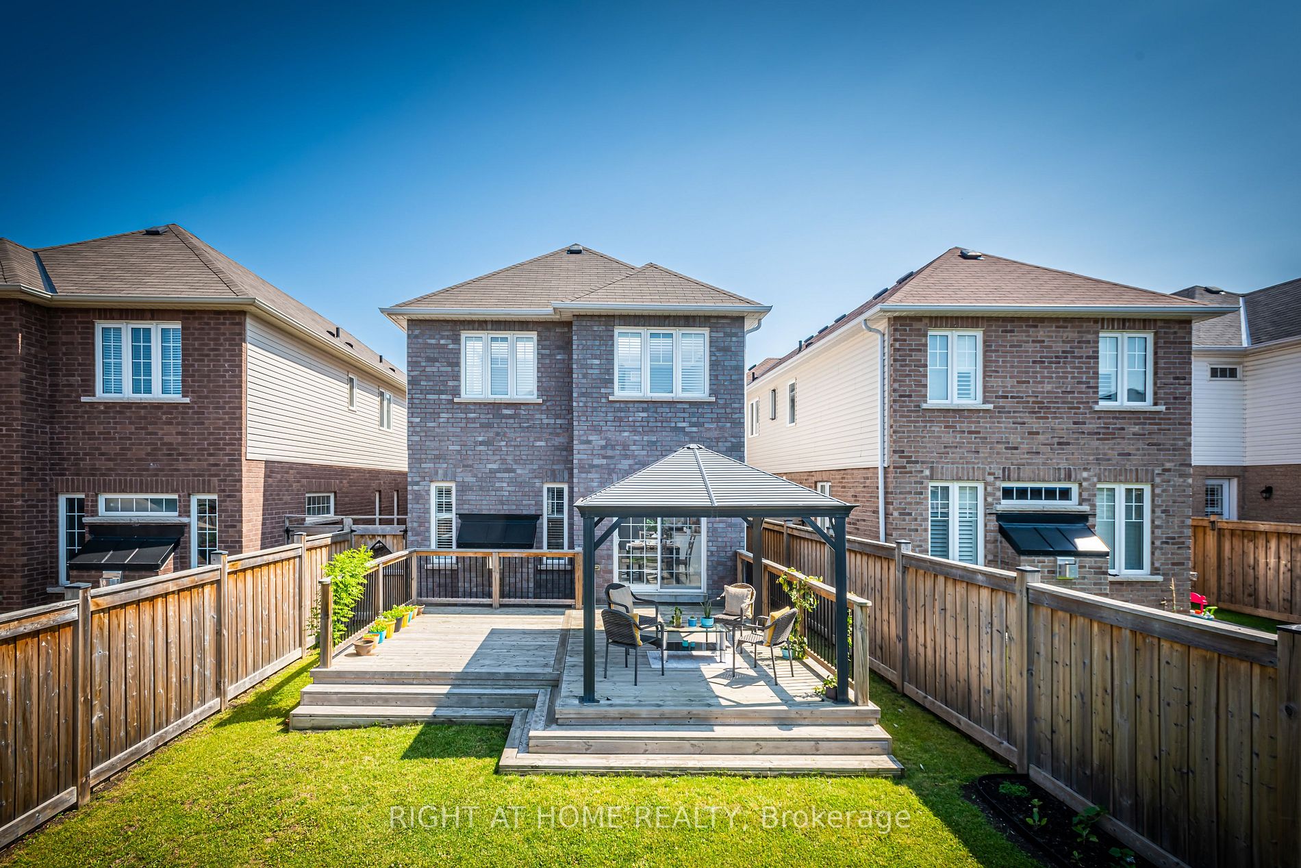32 Mccourt Dr