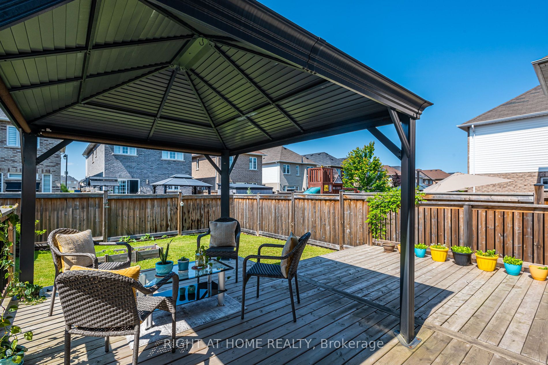 32 Mccourt Dr