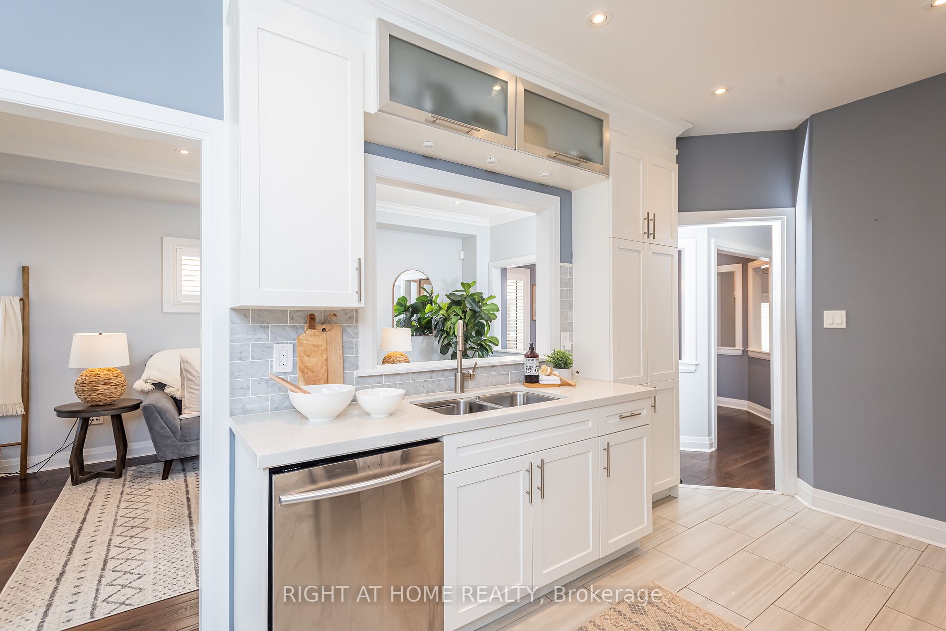 32 Mccourt Dr