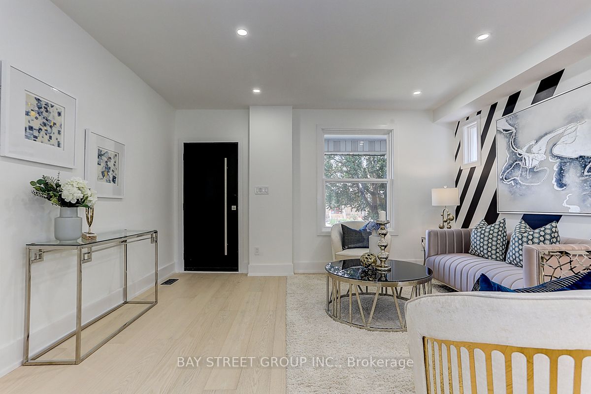 483 Milverton Boulevard