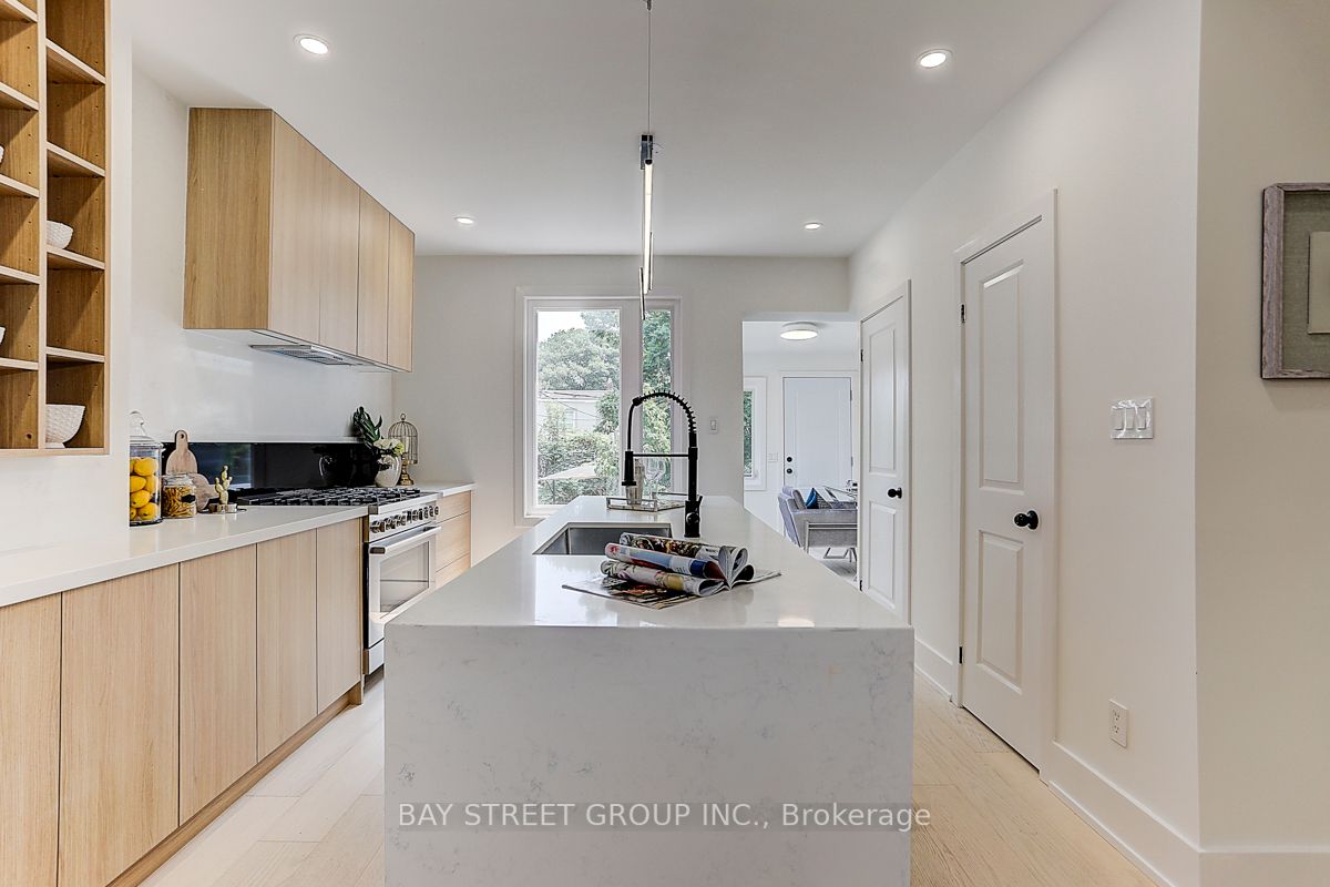 483 Milverton Boulevard