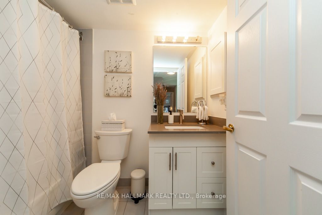 3233 Eglinton Ave E, #907