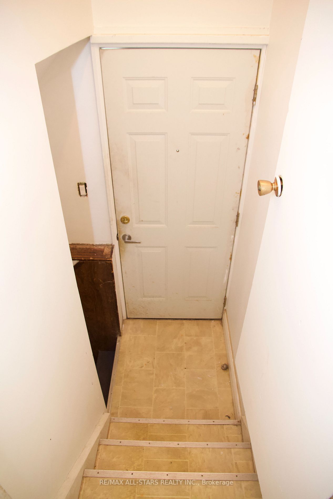 29 North Woodrow Blvd