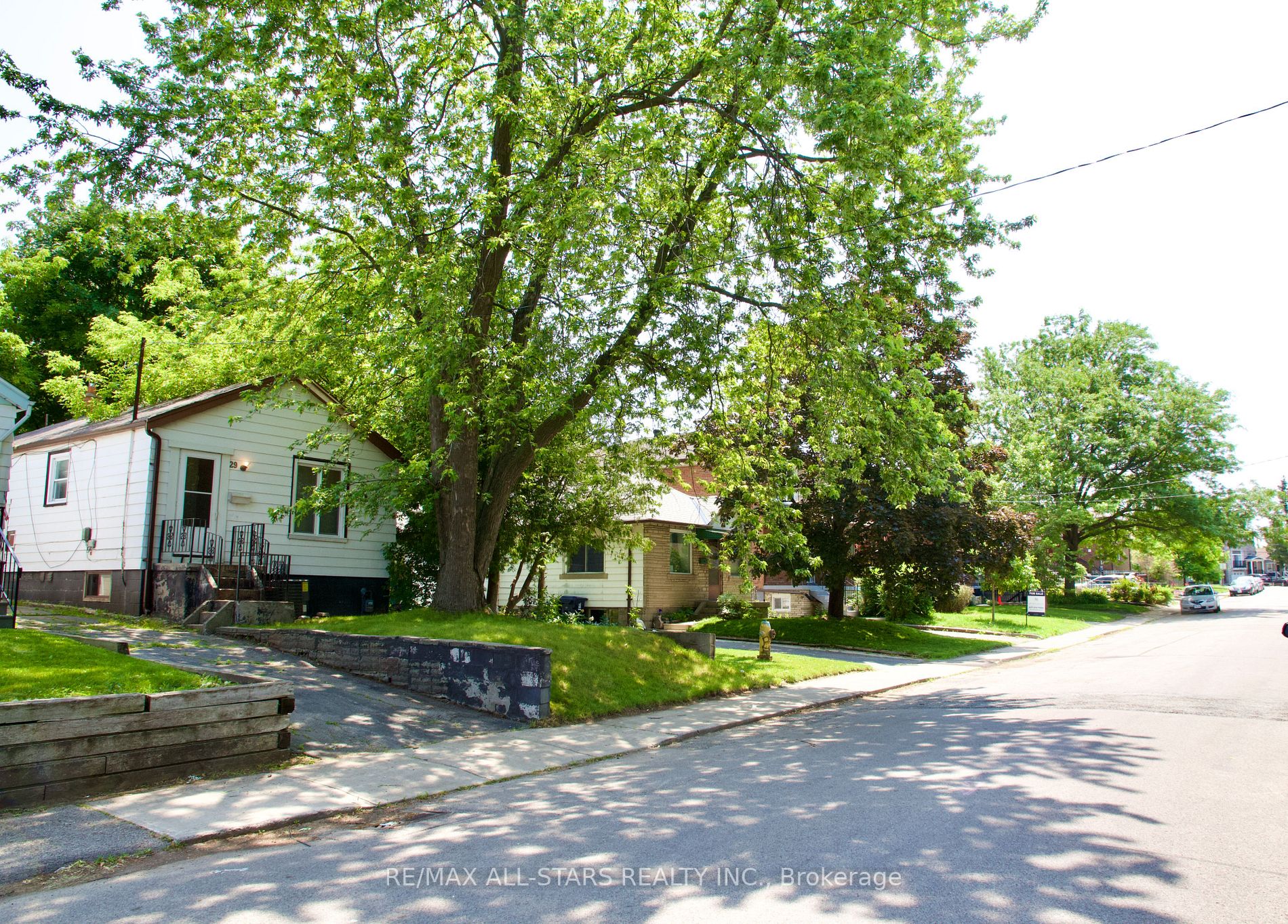 29 North Woodrow Blvd