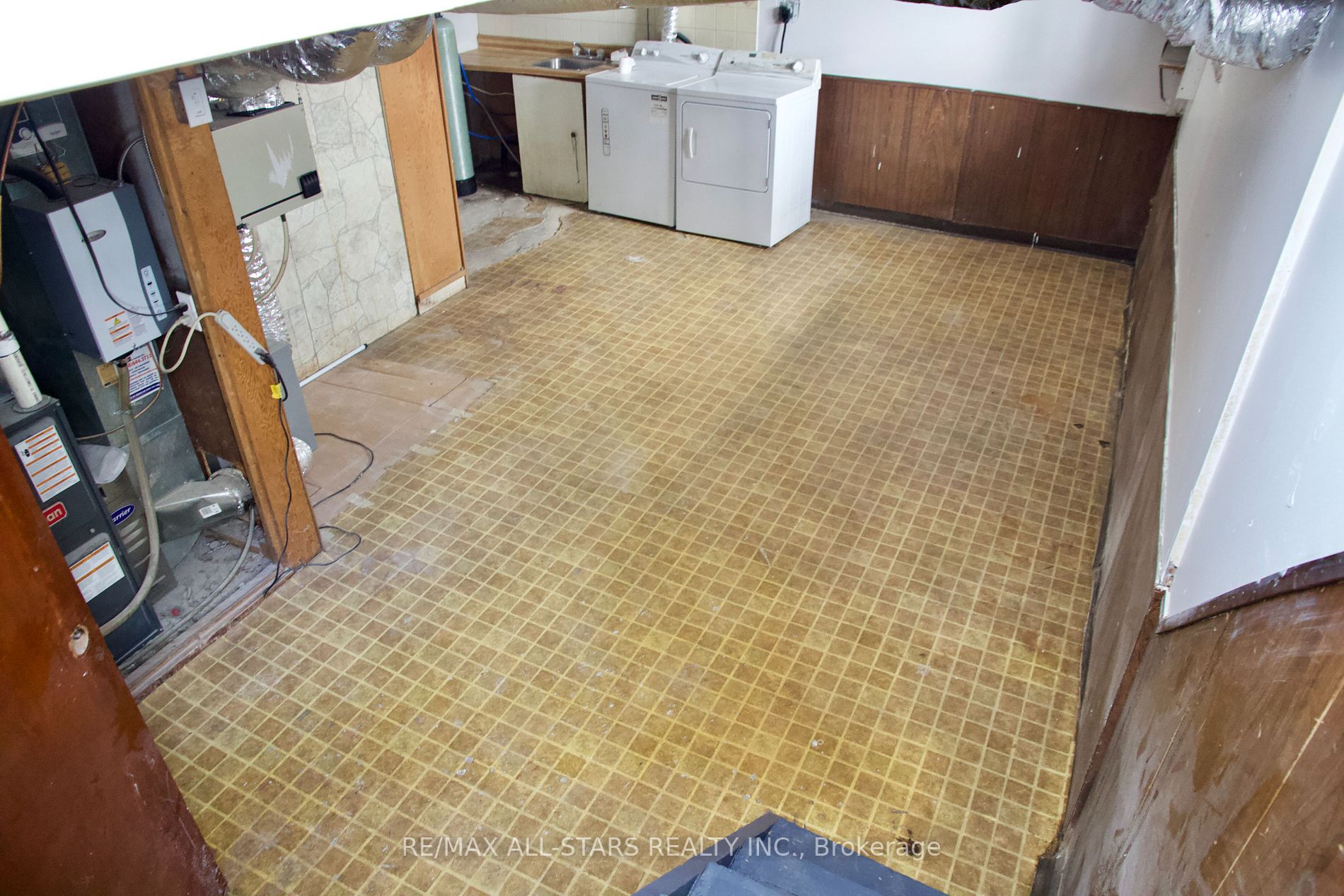 29 North Woodrow Blvd