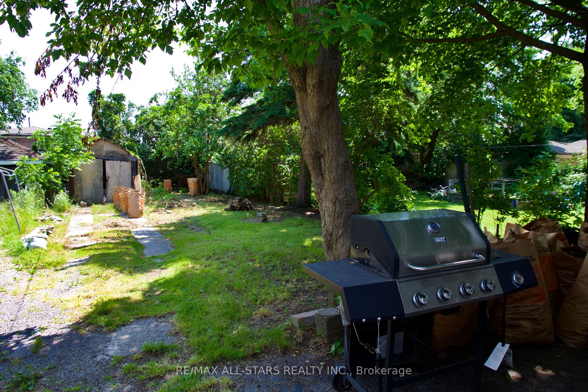 29 North Woodrow Blvd