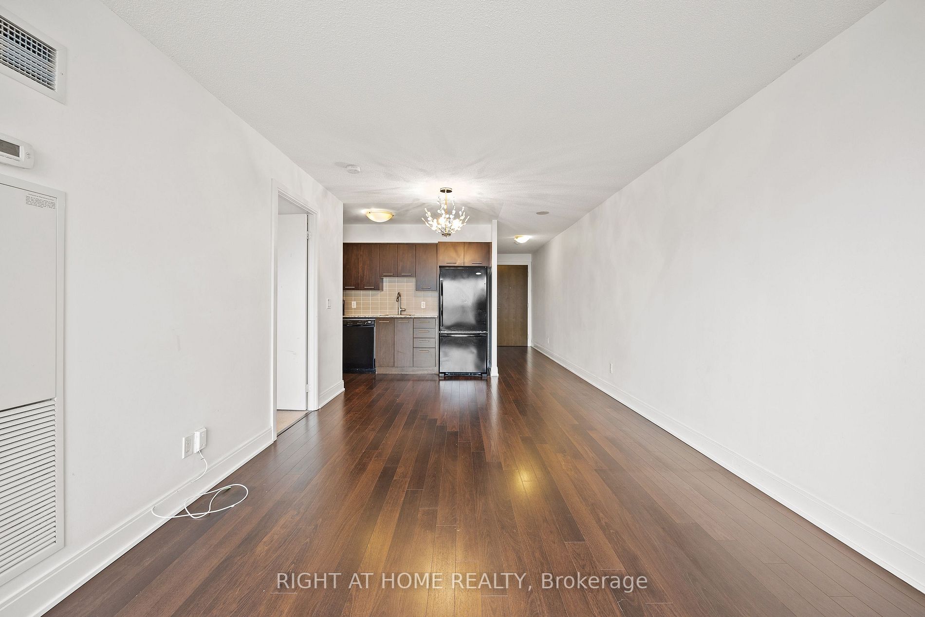 125 Village Green Sq, #1312