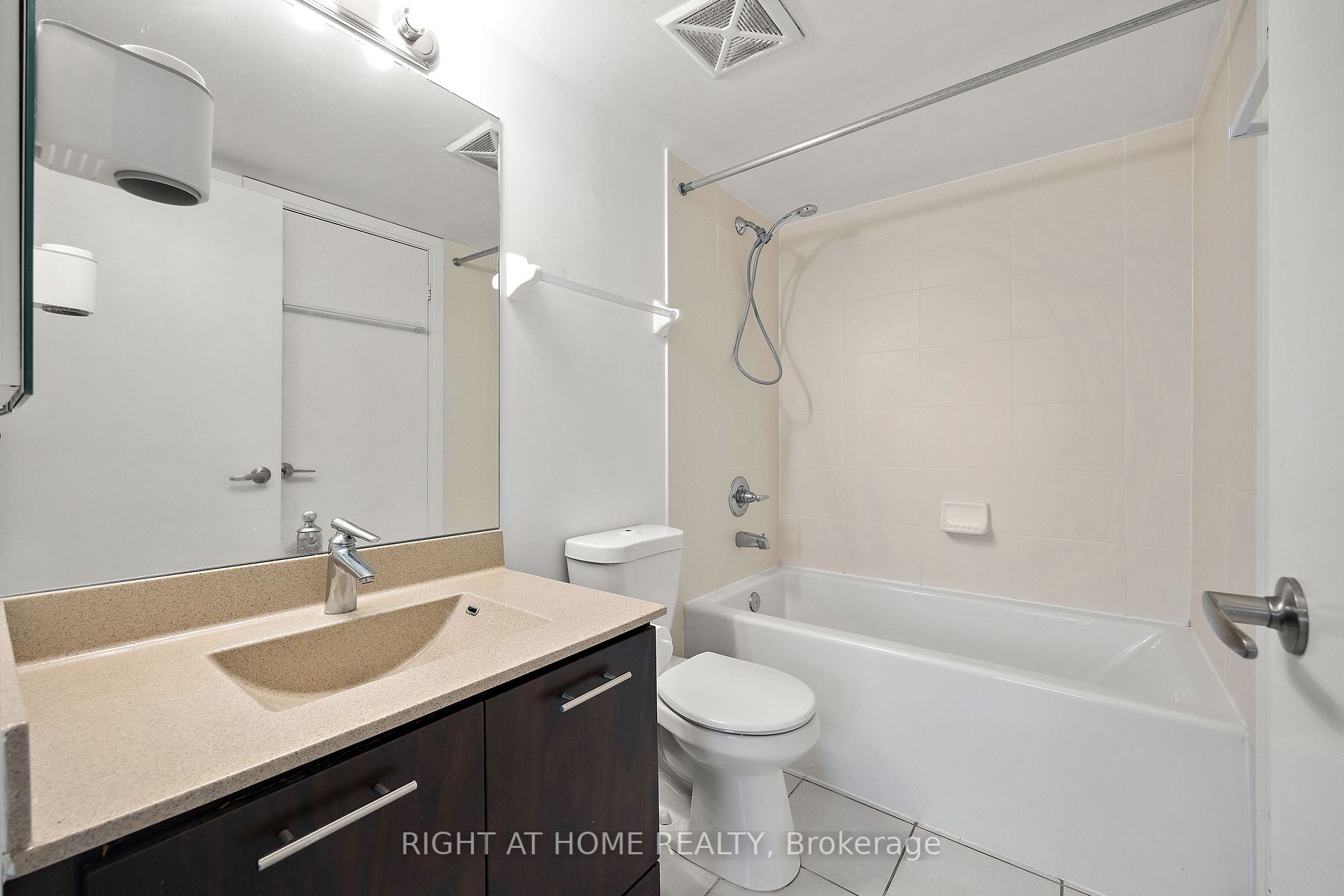 125 Village Green Sq, #1312