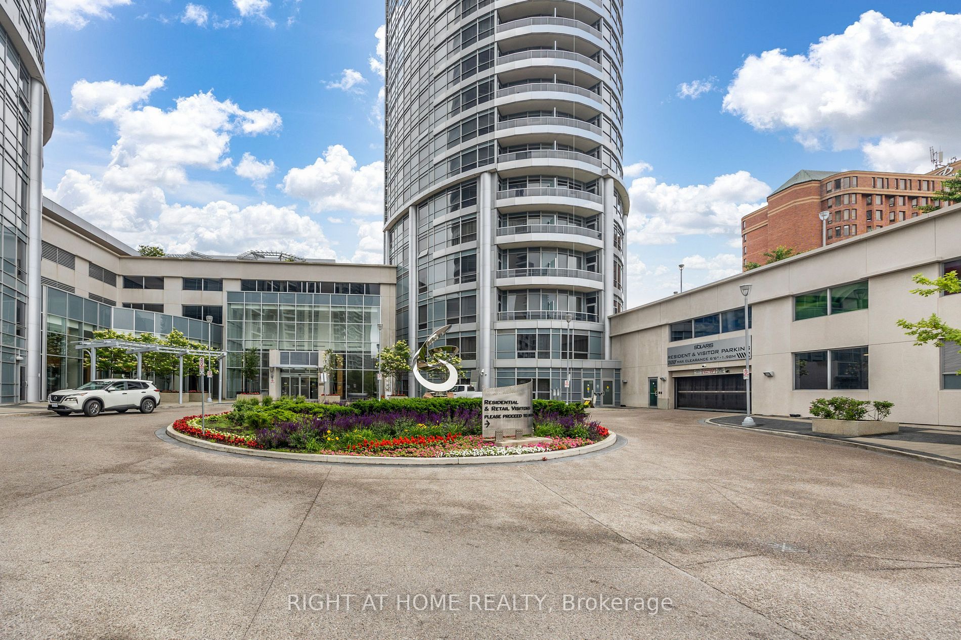 125 Village Green Sq, #1312
