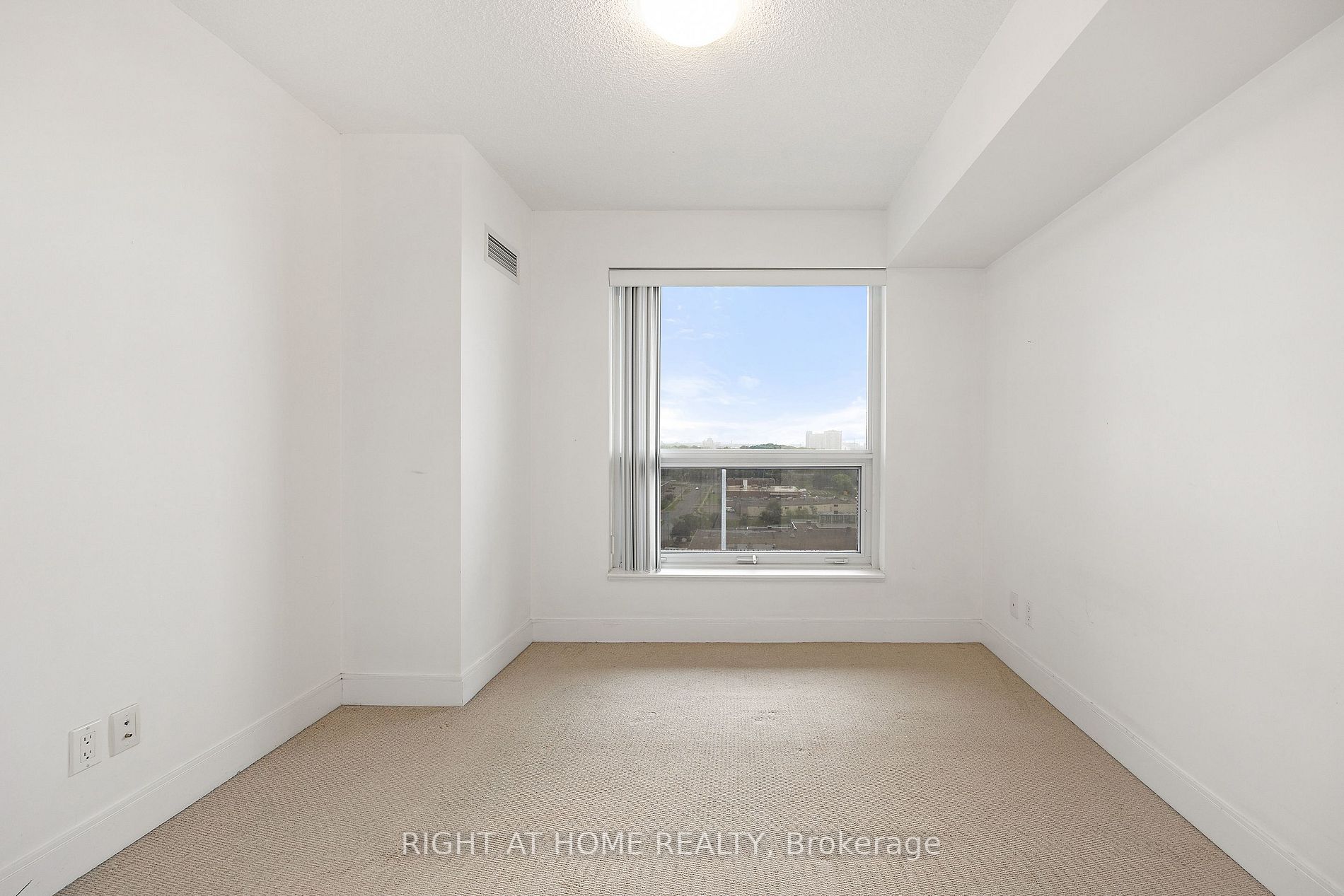 125 Village Green Sq, #1312