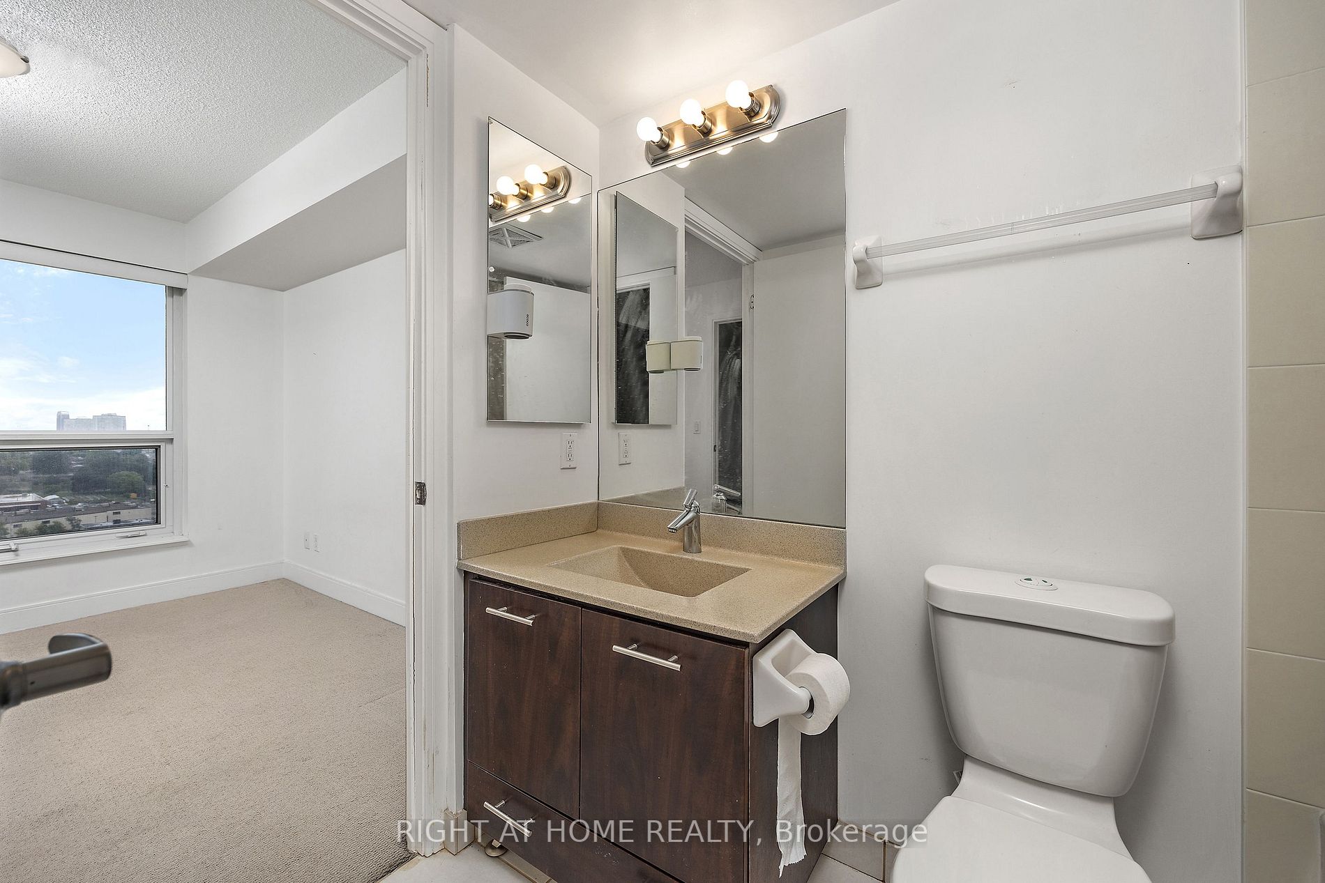 125 Village Green Sq, #1312