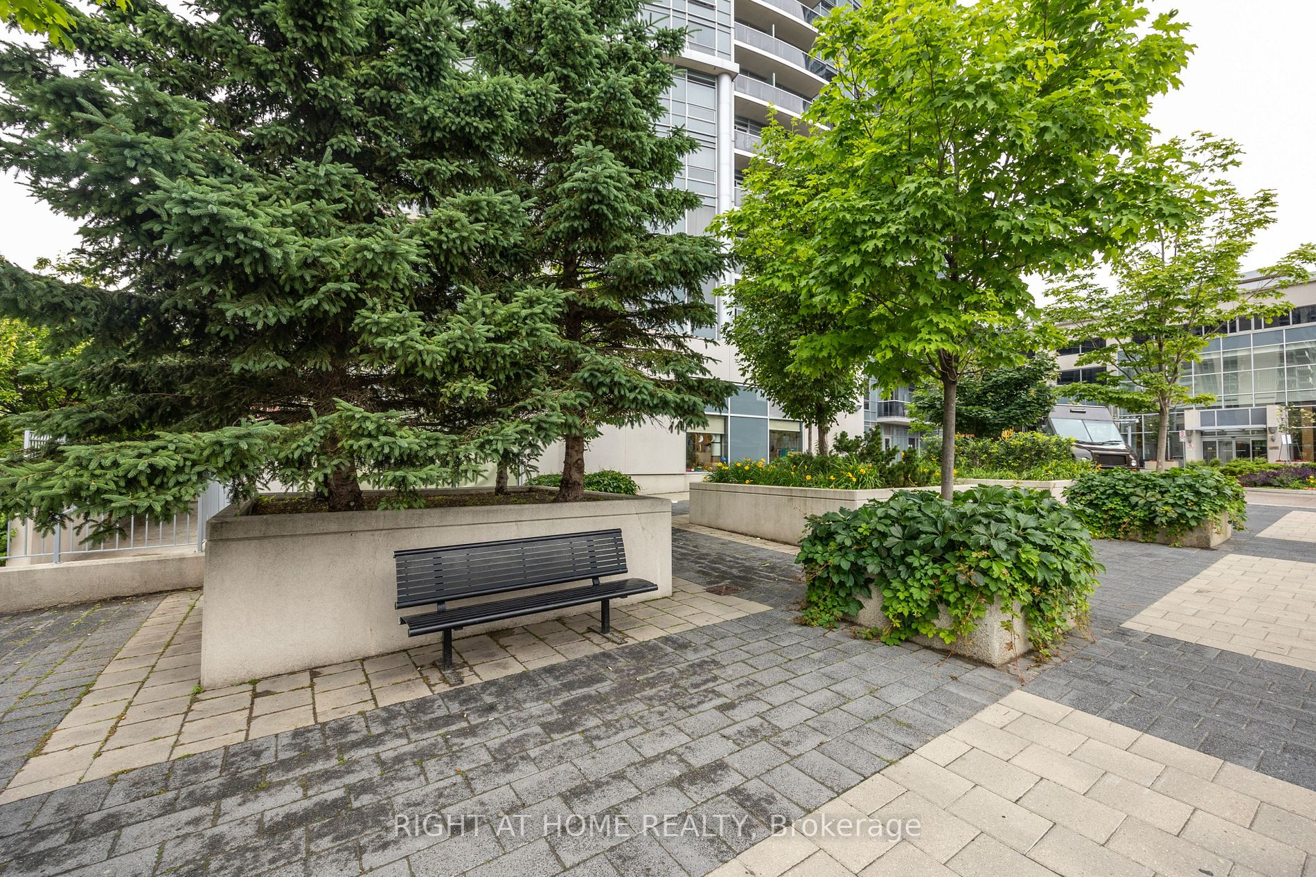 125 Village Green Sq, #1312
