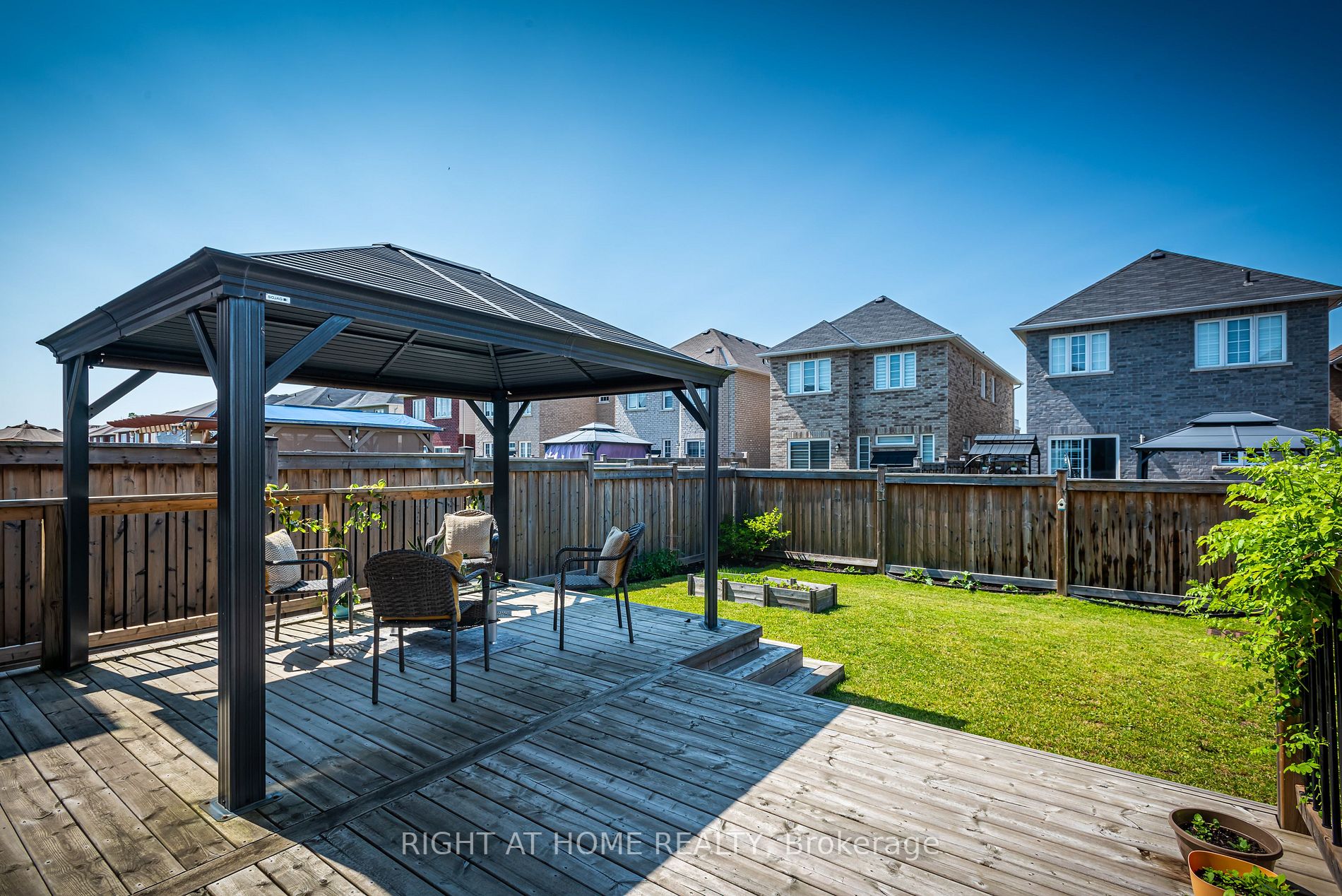 32 Mccourt Dr