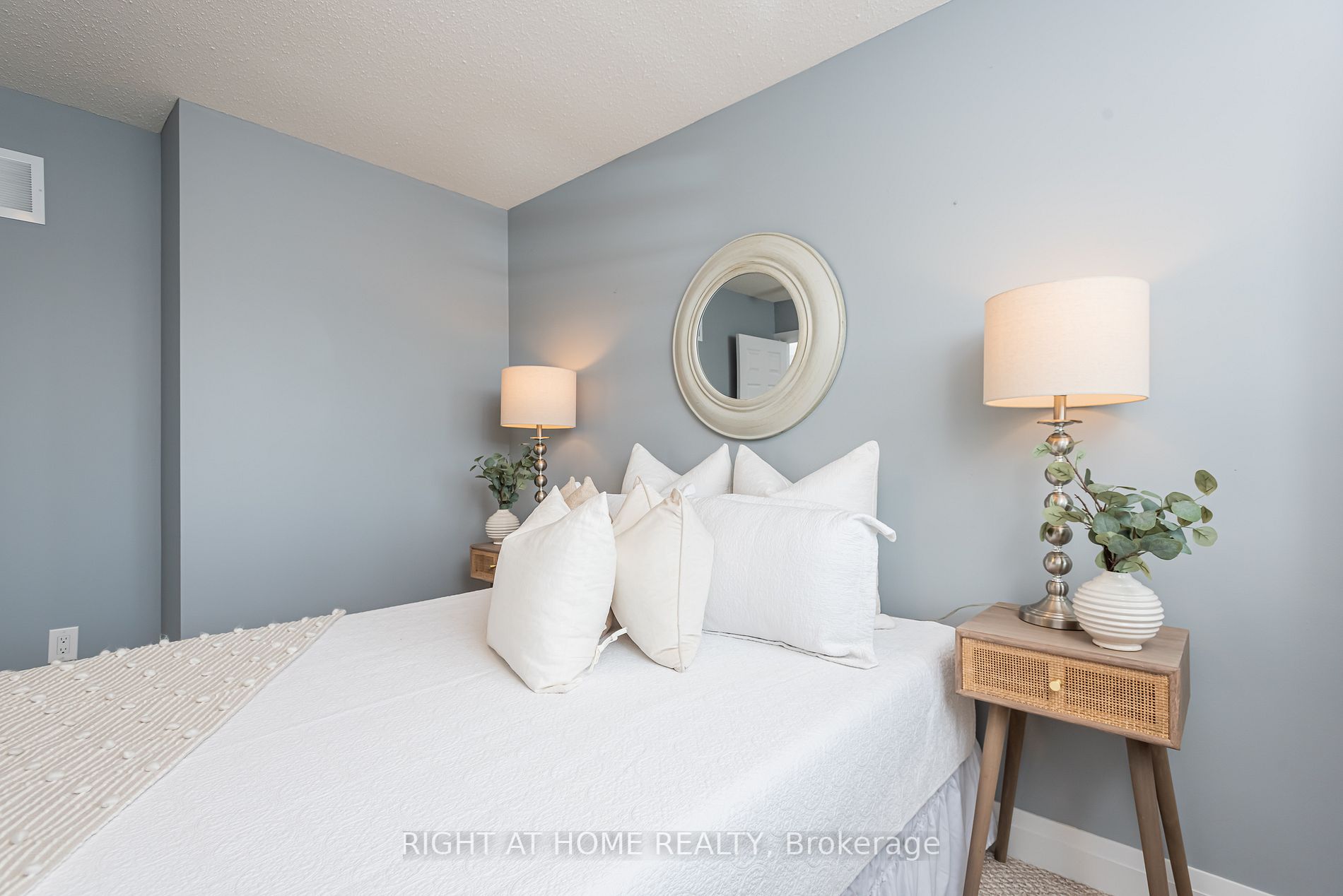 32 Mccourt Dr